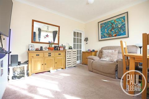 2 bedroom terraced house for sale, Lorne Park Road, Kirkley, NR33