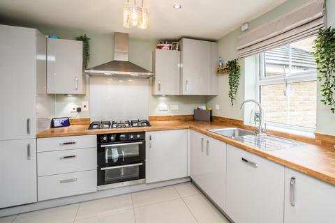 3 bedroom detached house for sale, The Brow, Bradford BD13