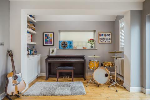 11 Seaford Road, London, W13 9HP