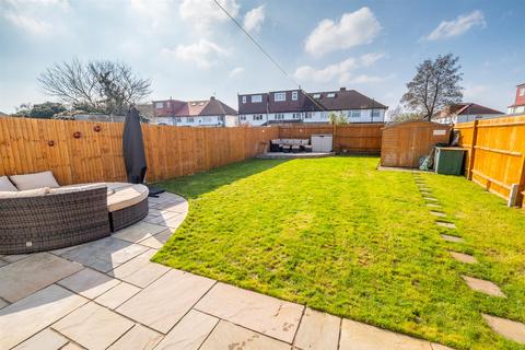 2 Ash Close, Carshalton, SM5 2AJ