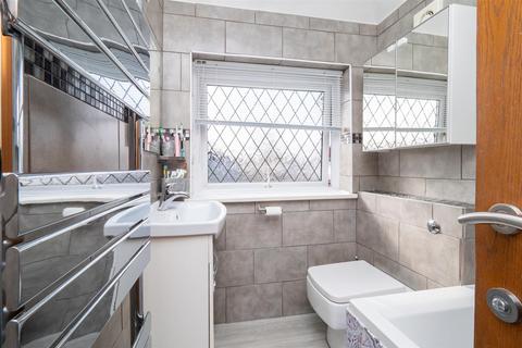 2 Ash Close, Carshalton, SM5 2AJ