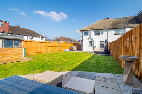 2 Ash Close, Carshalton, SM5 2AJ