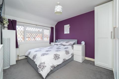 2 Ash Close, Carshalton, SM5 2AJ