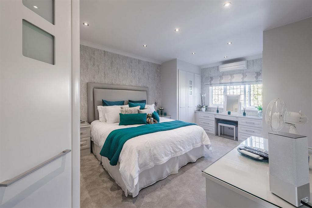 Bedroom 1: