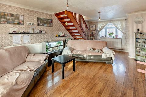 3 bedroom terraced house for sale, St Davids Road, Allhallows, Rochester, ME3