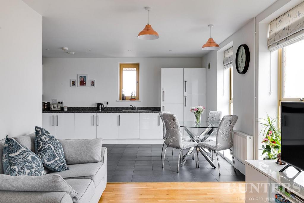 Mulberry house, 12, 320b High Road London, N15 4 BN