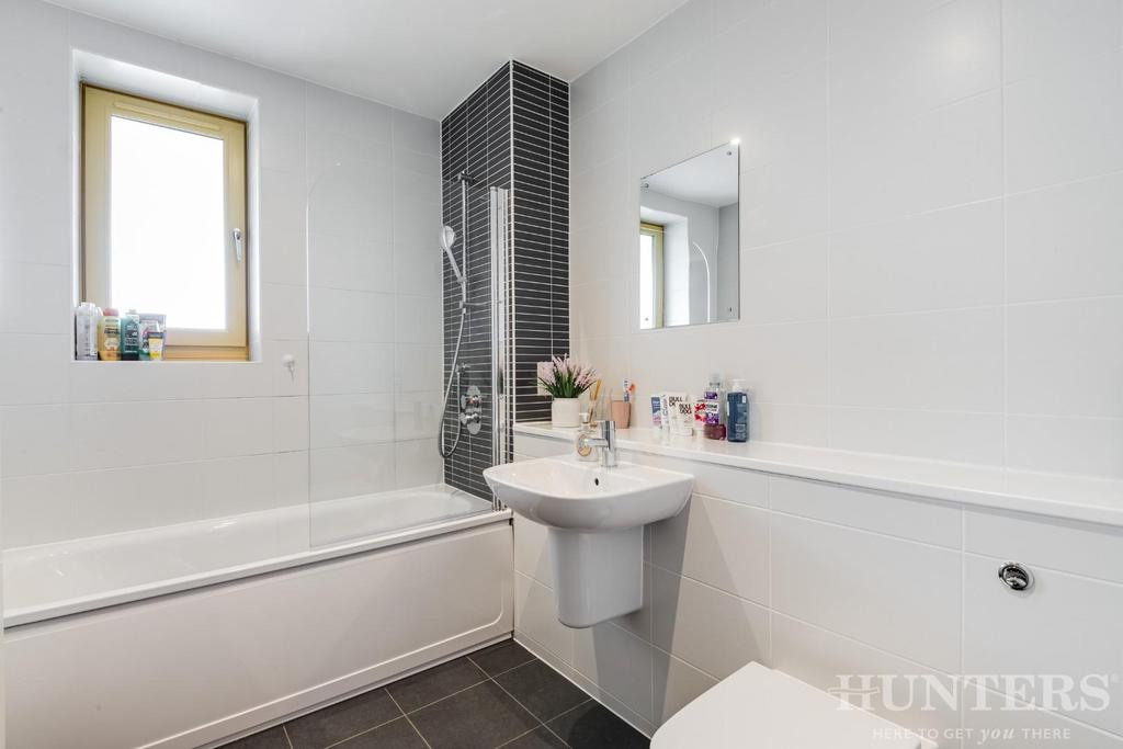 Mulberry house, 12, 320b High Road London, N15 4 BN