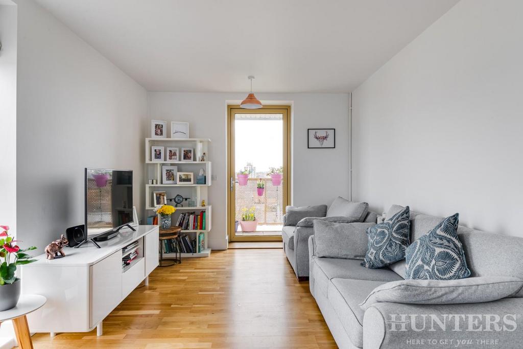 Mulberry house, 12, 320b High Road London, N15 4 BN