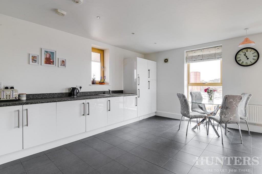 Mulberry house, 12, 320b High Road London, N15 4 BN