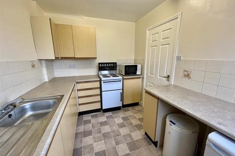 14 Caldercroft, Elland, HX5 9AY