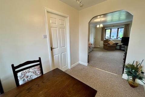 14 Caldercroft, Elland, HX5 9AY