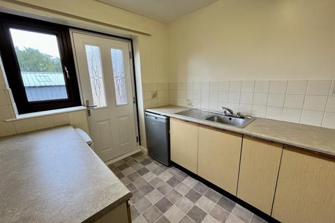 14 Caldercroft, Elland, HX5 9AY