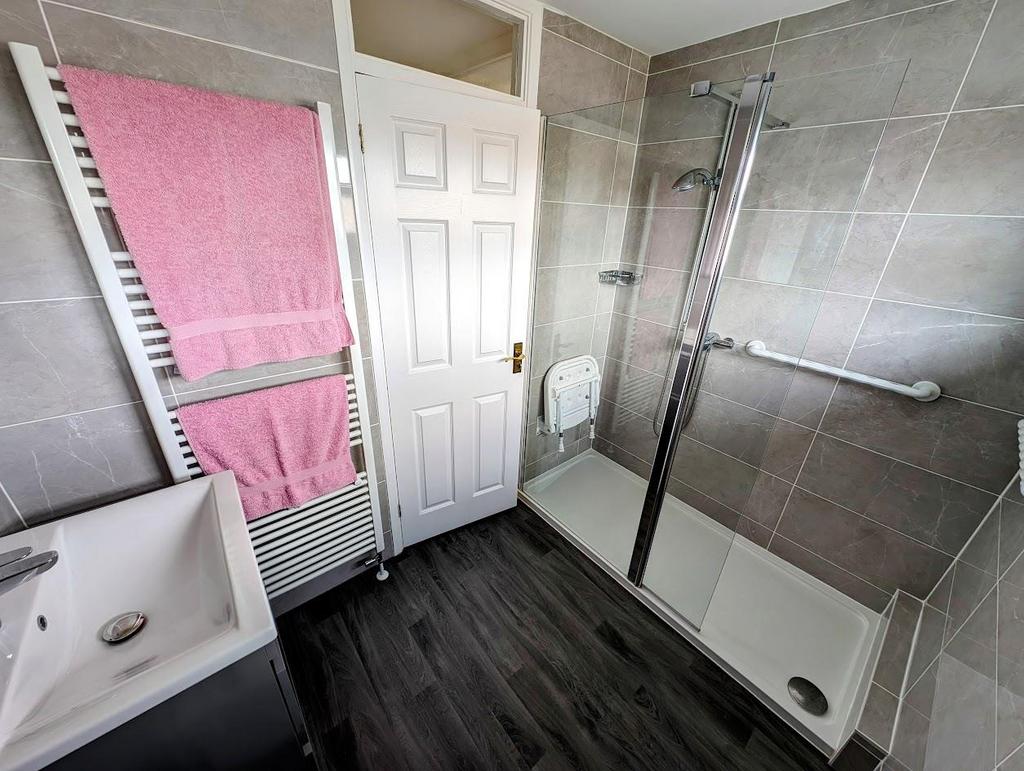 Shower 2.jpg