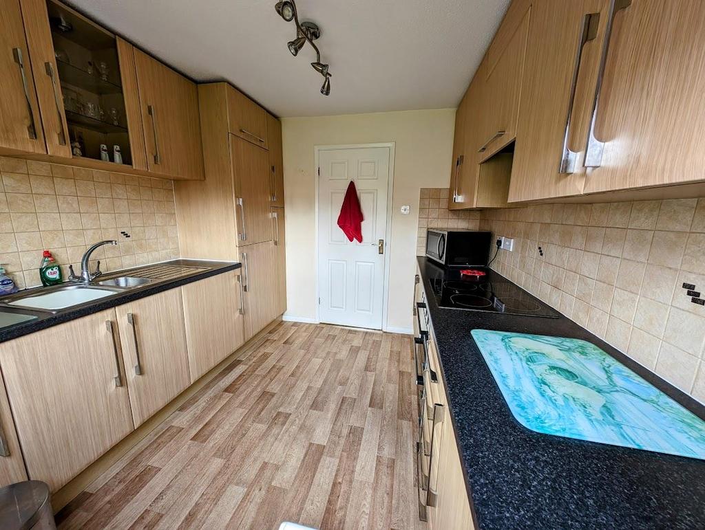 Kitchen 2.jpg