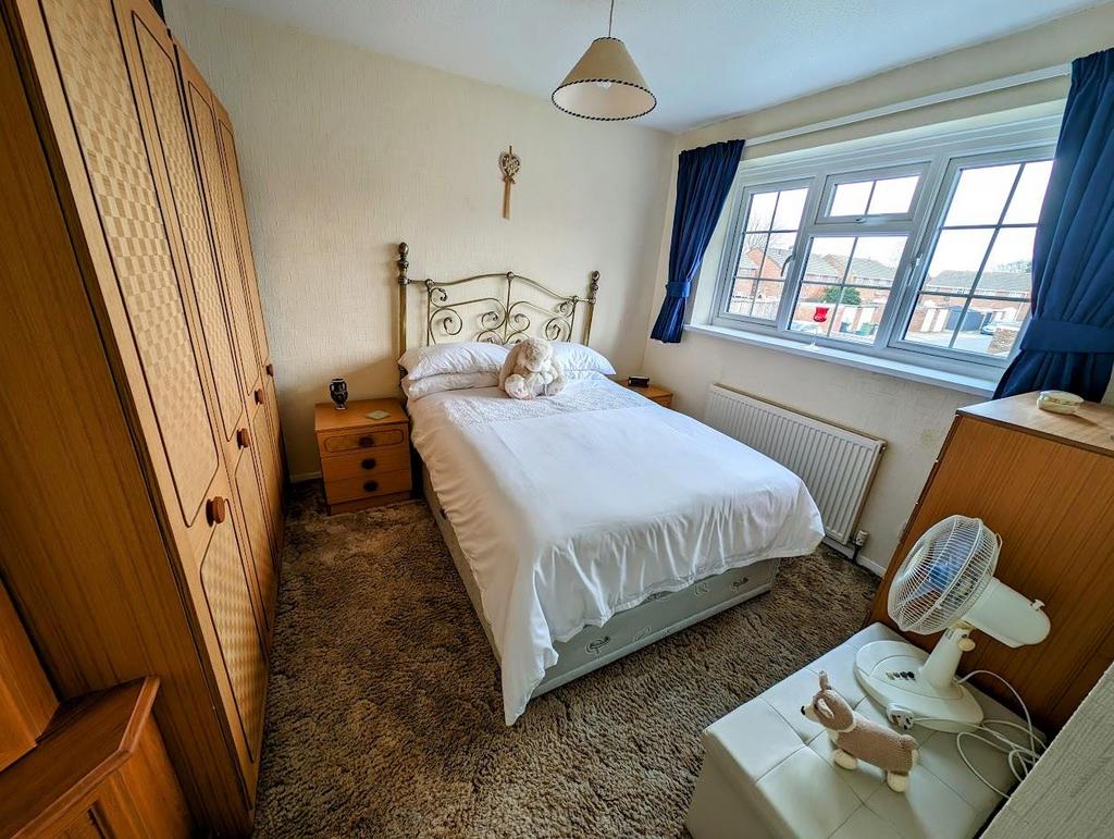 Bed 2.jpg