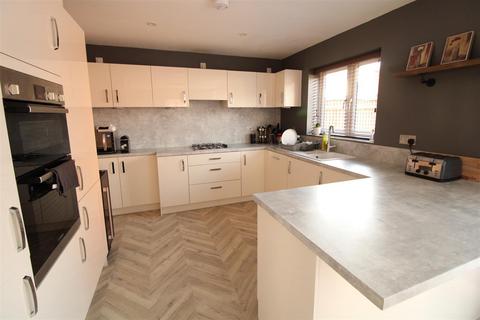 4 bedroom house for sale, Croxden Way, Daventry