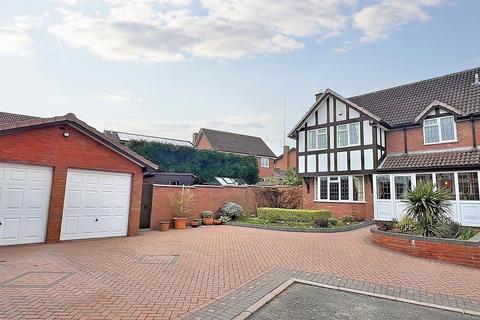 27 Saxton Drive, Sutton Coldfield, B74 4XZ