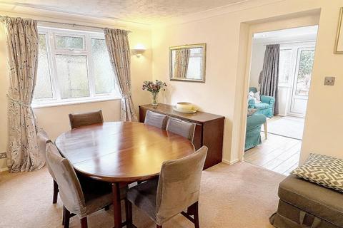 27 Saxton Drive, Sutton Coldfield, B74 4XZ