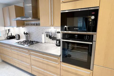 27 Saxton Drive, Sutton Coldfield, B74 4XZ