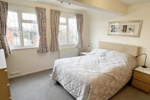 27 Saxton Drive, Sutton Coldfield, B74 4XZ