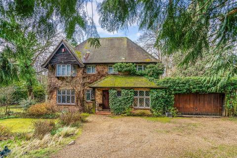 Akwaba Dukes Covert, Bagshot, GU19 5HU