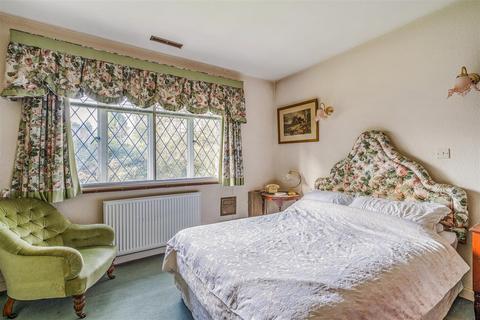 Akwaba Dukes Covert, Bagshot, GU19 5HU