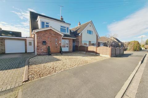 3 bedroom detached house for sale - Holly Road, Rushden NN10