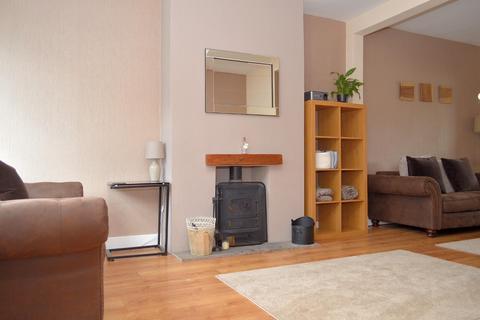 3 bedroom house to rent, Alcester Street, Chadderton, Oldham