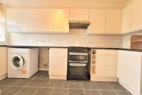 3 bedroom semi-detached house to rent, Jerrymoor Hill, Finchampstead, Wokingham, RG40 4UG