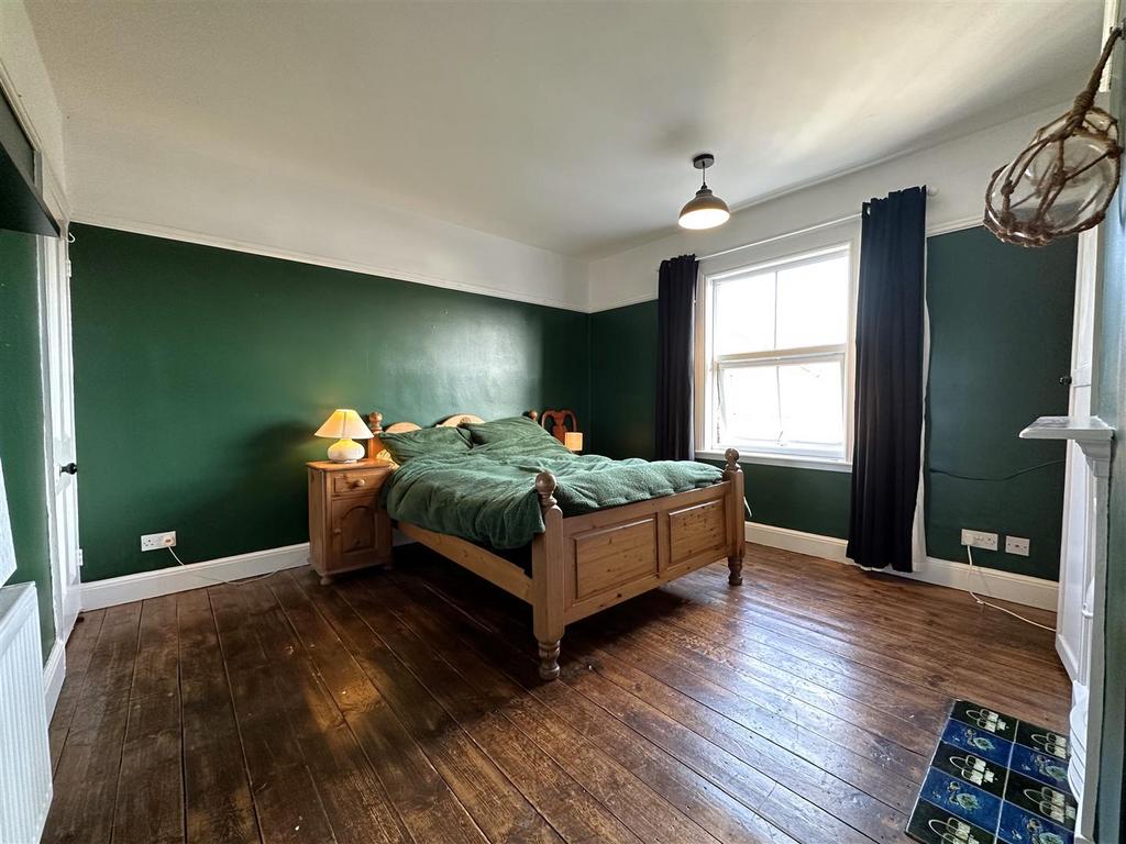 Master Bedroom 527