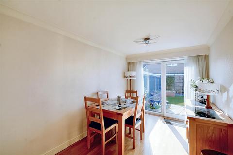 15 Holmes Road, Breaston, Derby, DE72 3BT