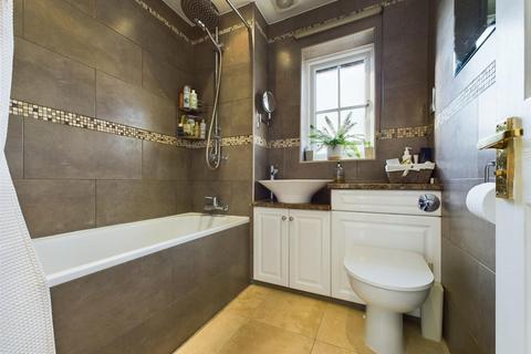 63 Weldon Drive, West Molesey, KT8 2QR