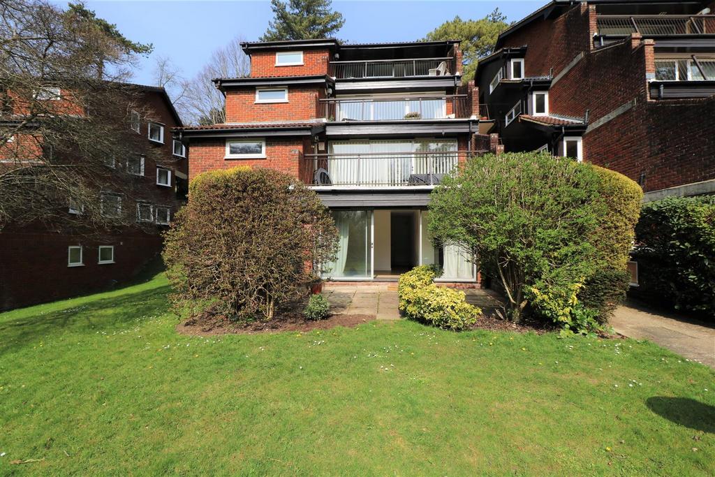 Place, Southview Road... 2 bed flat £1,550 pcm (£358 pw)