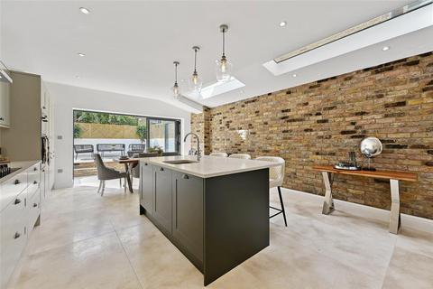 23 Arminger Road, London, W12 7BA