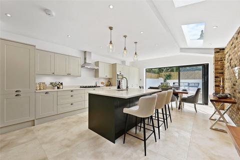 23 Arminger Road, London, W12 7BA