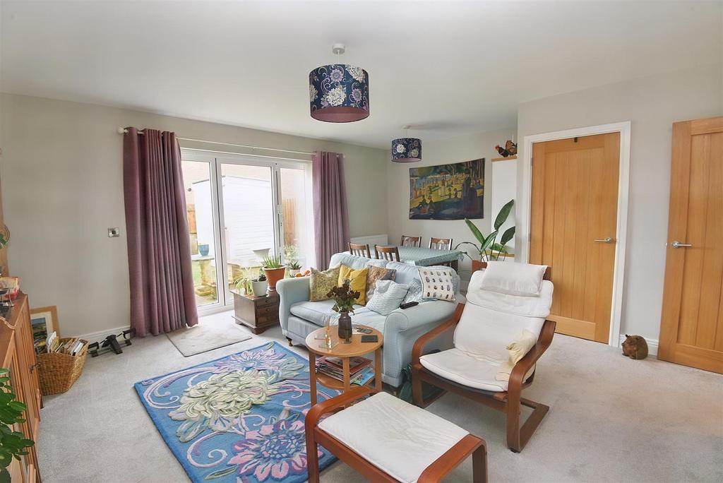 Sitting/Dining Room