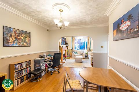 60 Harrowden Road, Wheatley, Doncaster, DN2 4EL