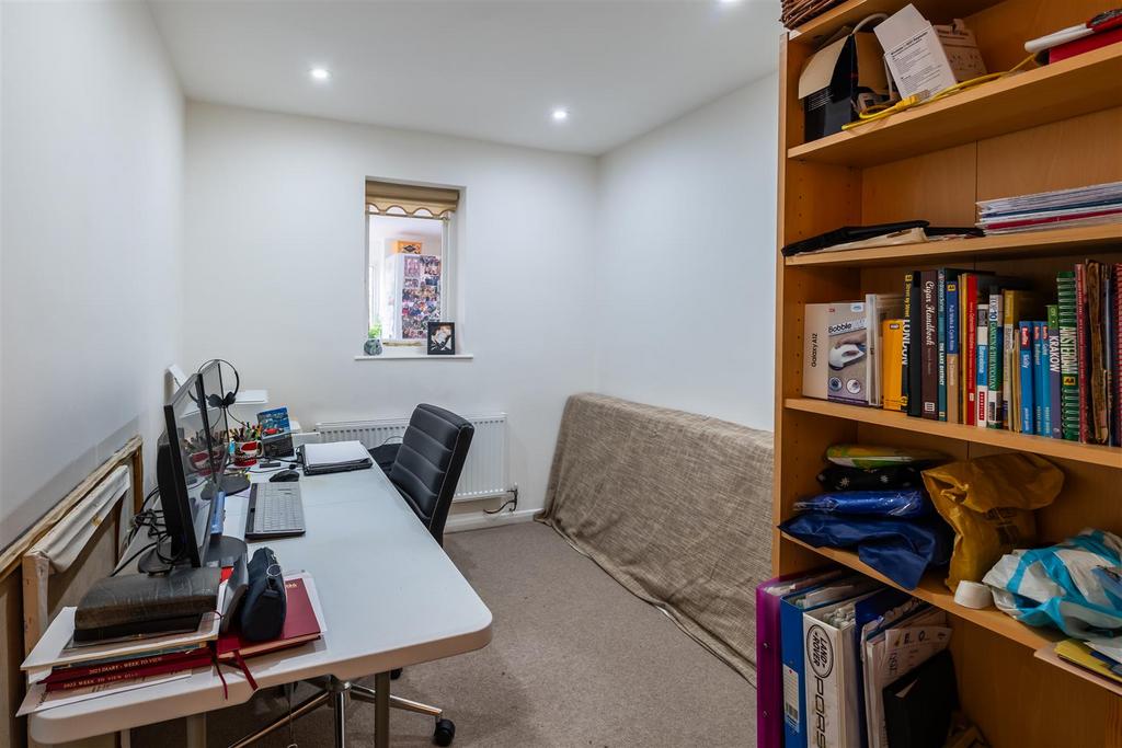 OFFICE-1.jpg
