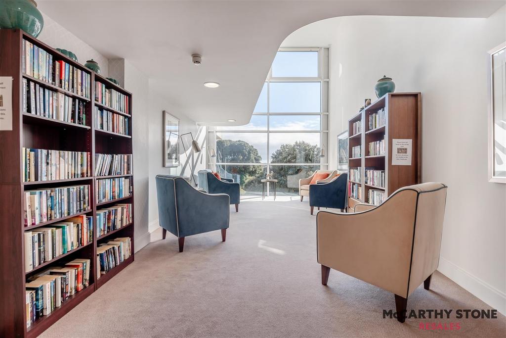 8584942-interior22.jpg