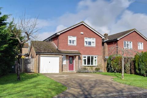 4 bedroom detached house for sale, Monks Way, Northiam