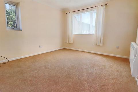 1 bedroom flat for sale, The Croft, Lowestoft