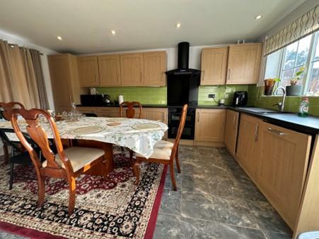 Kitchen 1.jpg