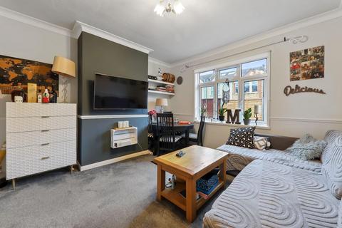 2 bedroom flat for sale, Sunnydene Street, London