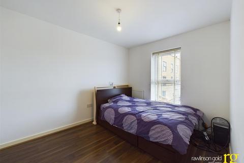 4 bedroom terraced house for sale - Avedon Close, Harrow