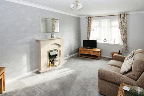 2 bedroom bungalow for sale - Sutton Court, Howdale Road, Hull