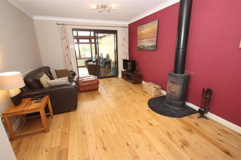24 Melingriffith Drive, Cardiff, CF14 2TS