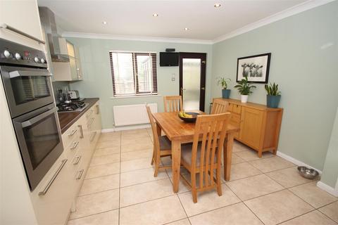 24 Melingriffith Drive, Cardiff, CF14 2TS