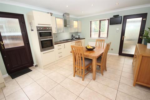 24 Melingriffith Drive, Cardiff, CF14 2TS