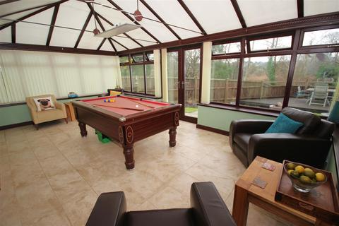 24 Melingriffith Drive, Cardiff, CF14 2TS