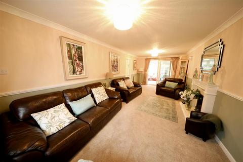 4 bedroom detached house for sale, The Close, Sutton-On-Hull, Hull